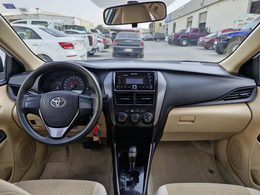 2022 Toyota Yaris  Y 