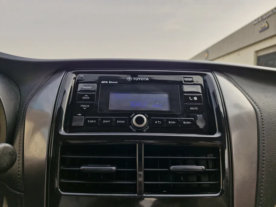 2022 Toyota Yaris  Y 