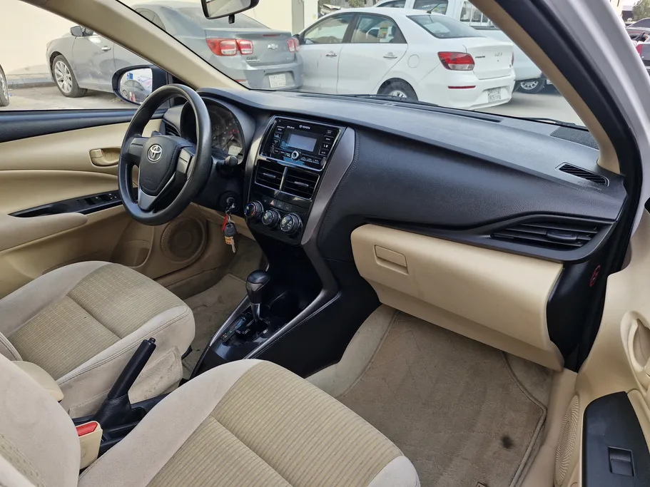 2022 Toyota Yaris  Y 