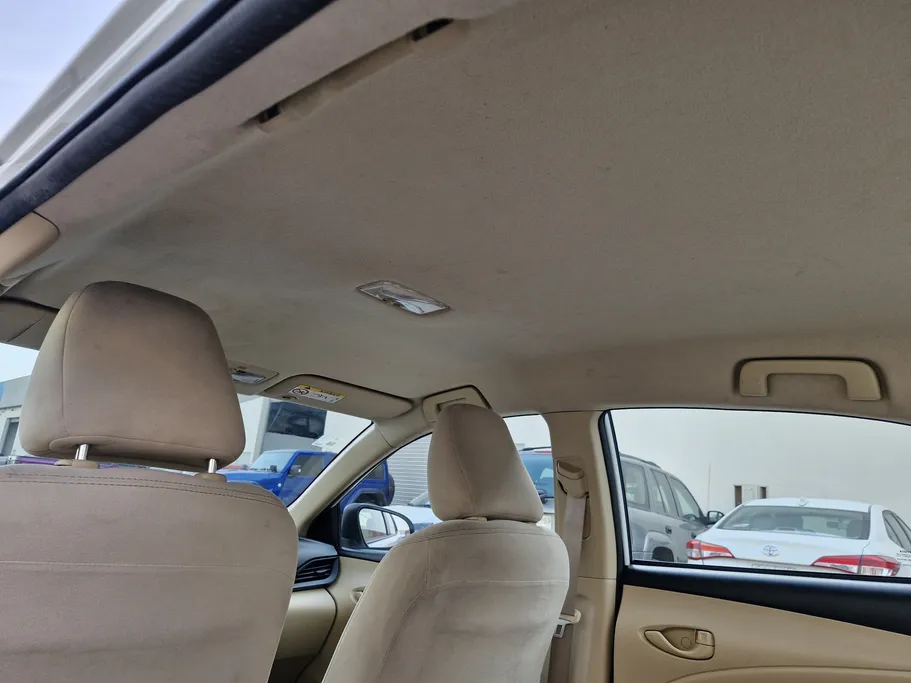 2022 Toyota Yaris  Y 