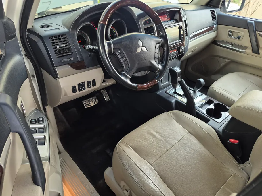 2020 Mitsubishi Pajero GLS 4Doors 