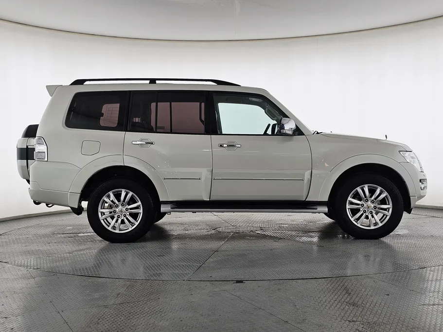 2020 Mitsubishi Pajero GLS 4Doors 