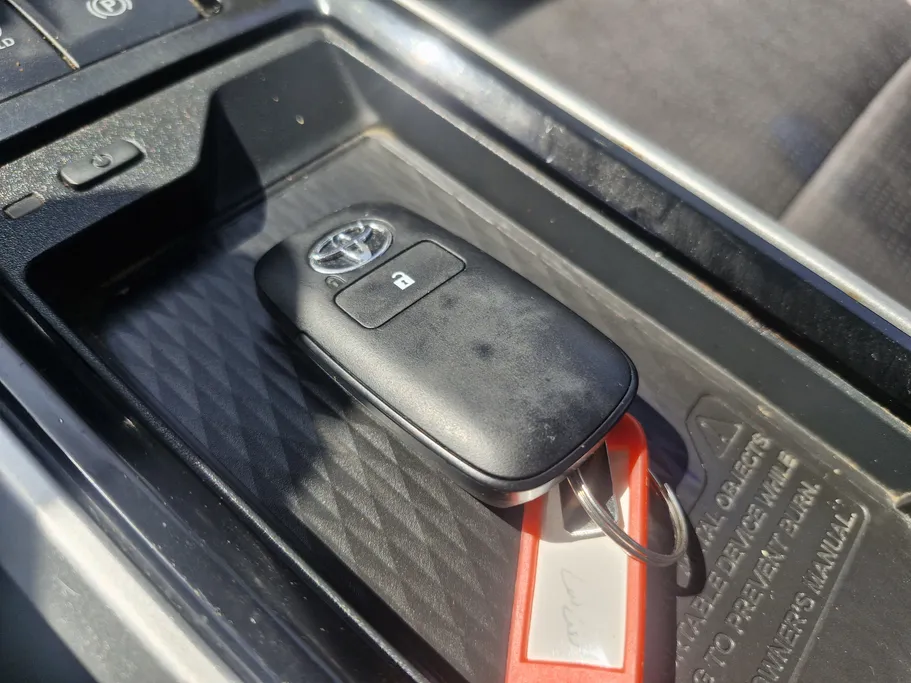 تويوتا فيلوز GLX 2023 