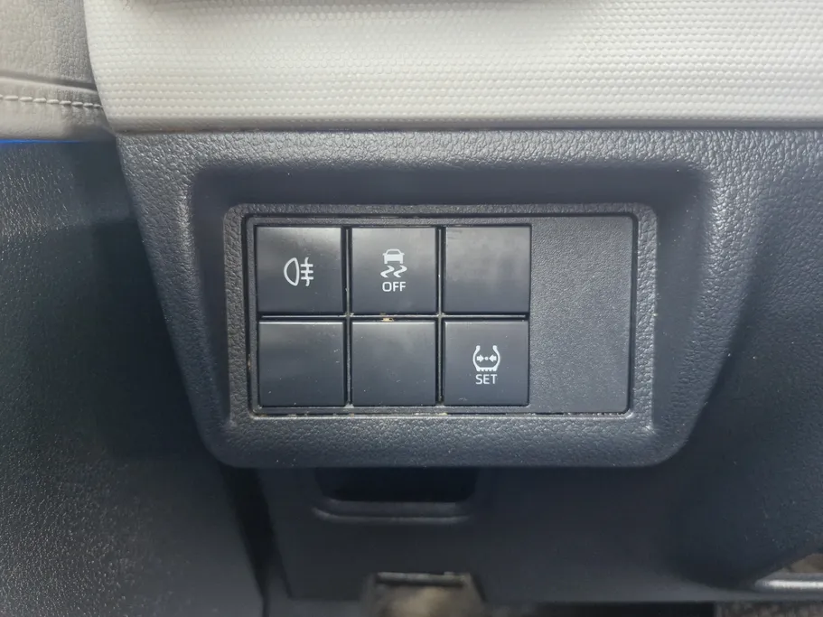 تويوتا فيلوز GLX 2023 