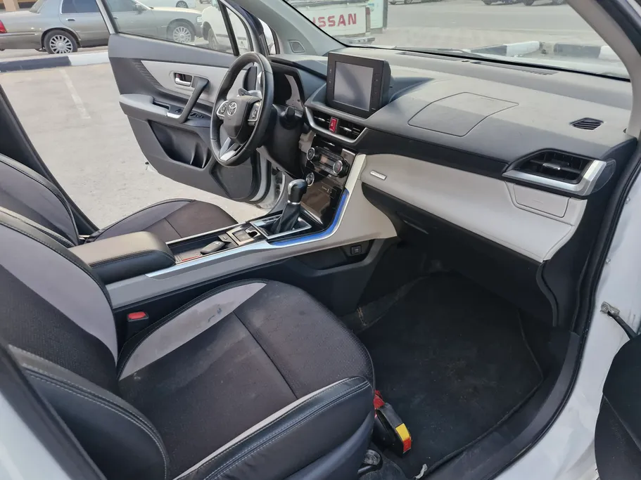 2023 Toyota Veloz GLX 