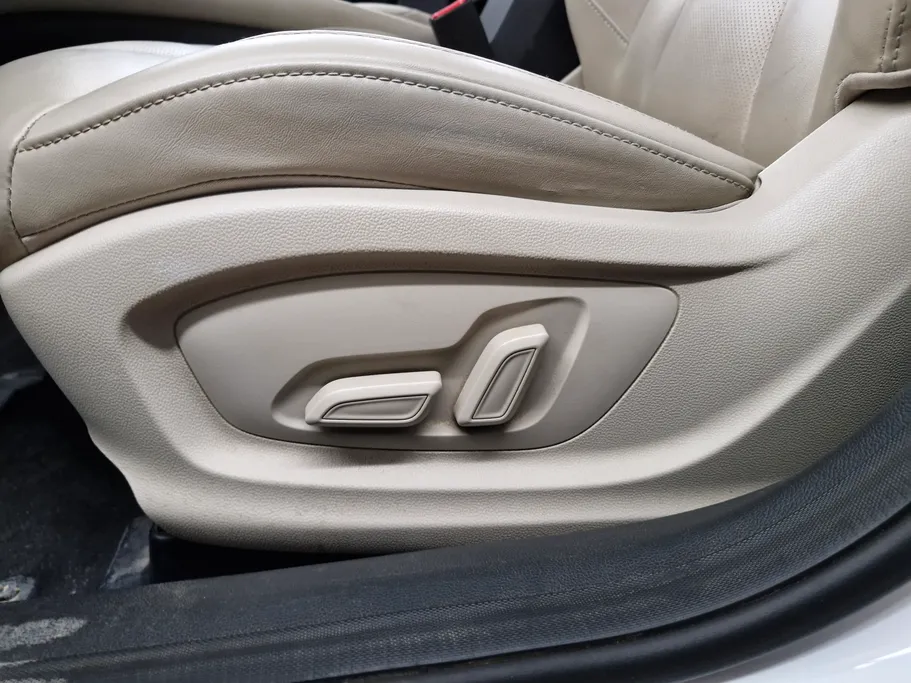 ام جي 5 LUX 2023 