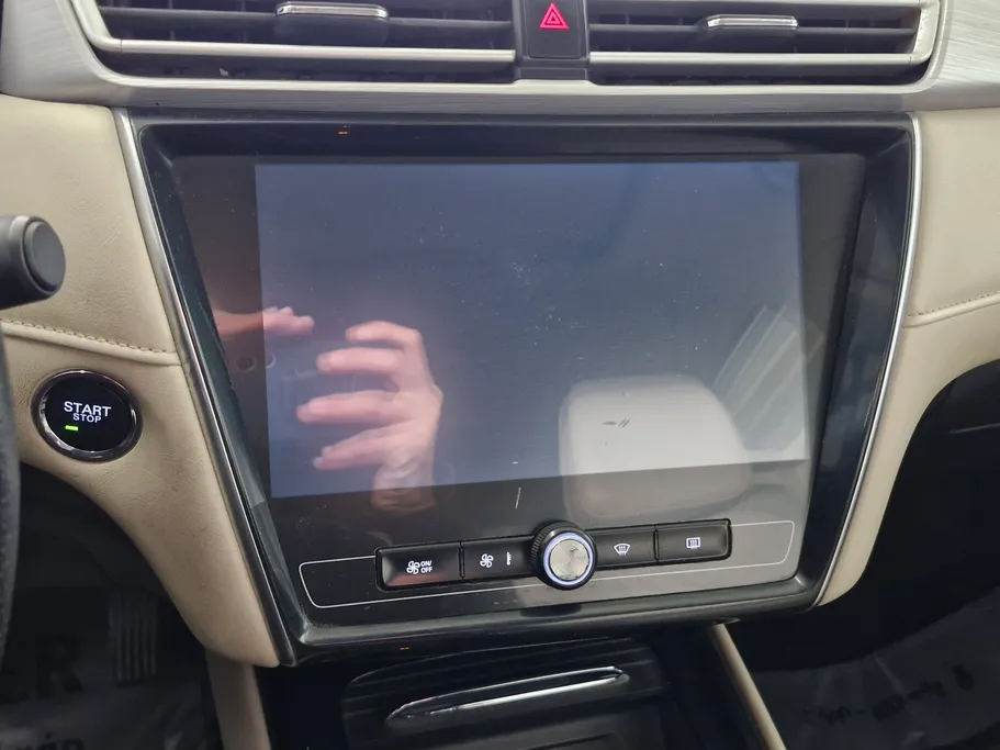 ام جي 5 LUX 2023 