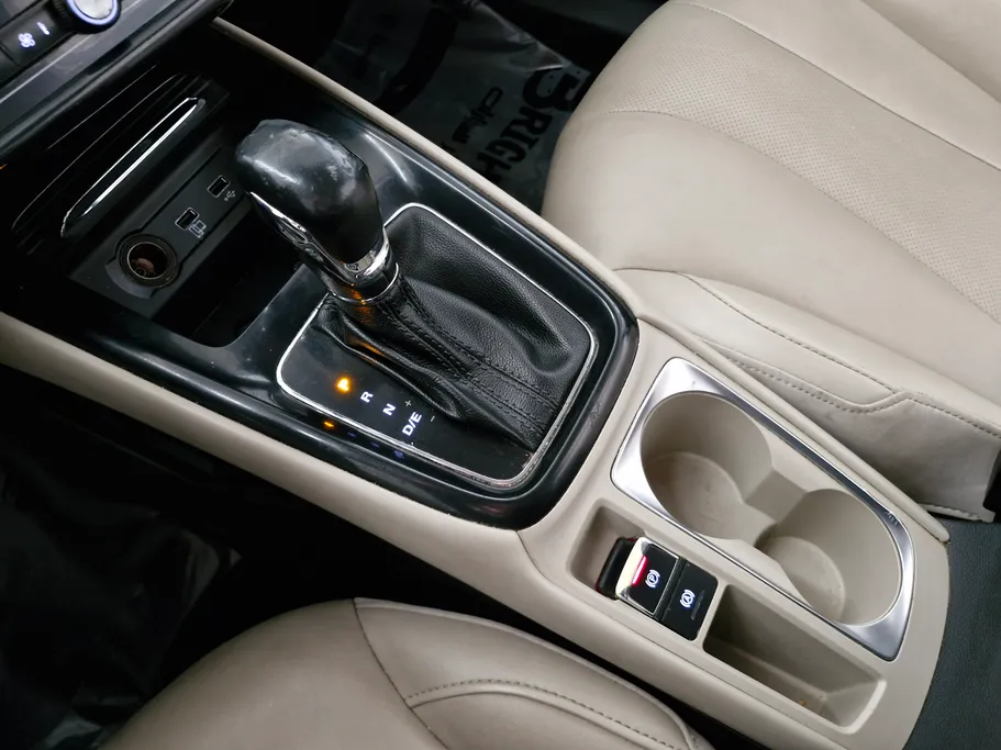 ام جي 5 LUX 2023 