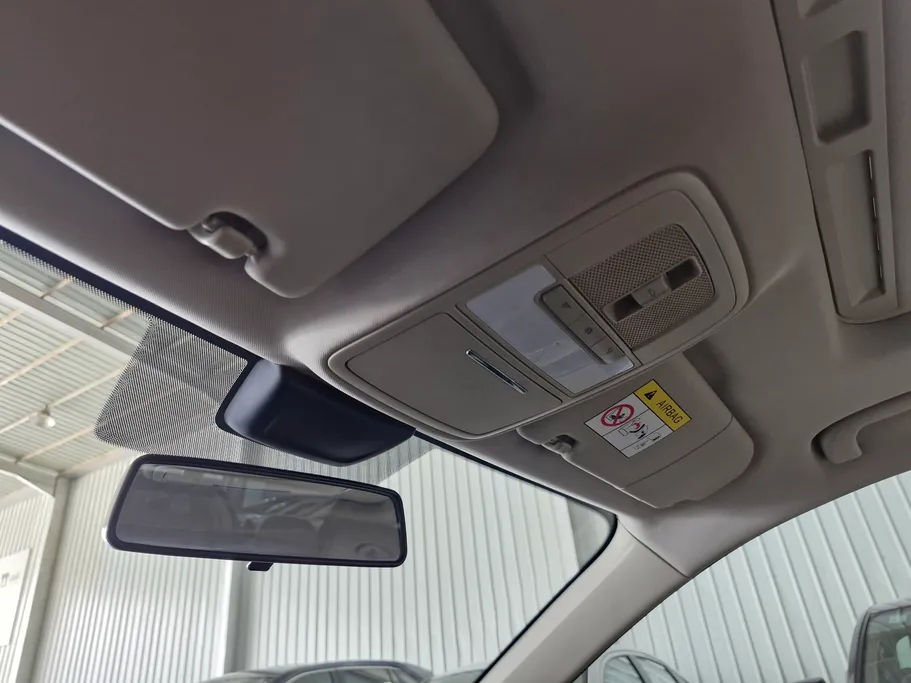 ام جي 5 LUX 2023 