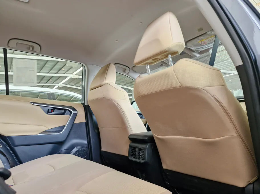 تويوتا راف فور LE 2023 