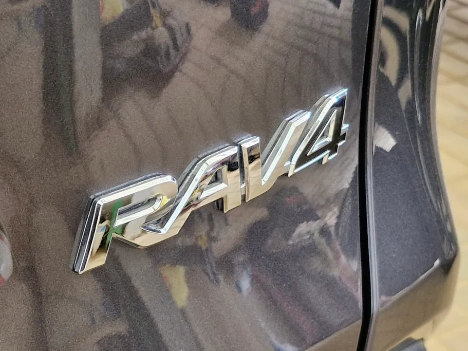 تويوتا راف فور LE 2023 