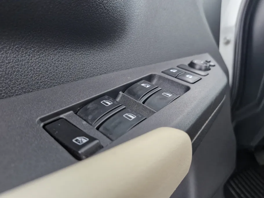 تويوتا يارس Y 2023 