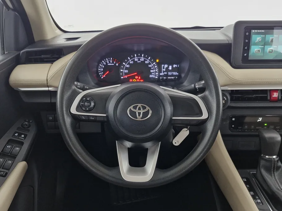 تويوتا يارس Y 2023 