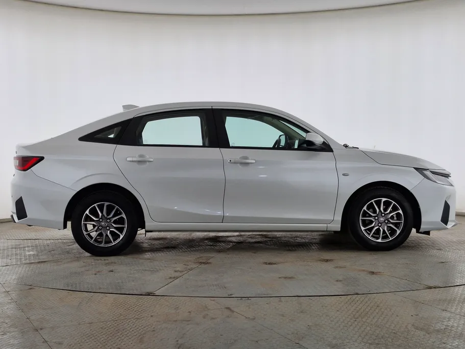 تويوتا يارس Y 2023 