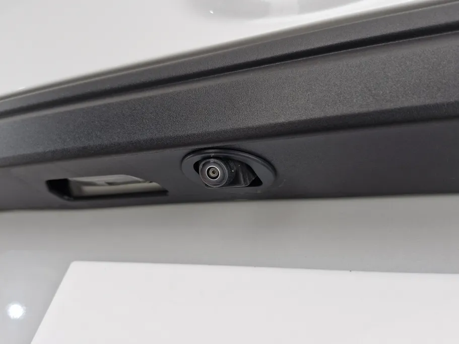 تويوتا يارس Y 2023 