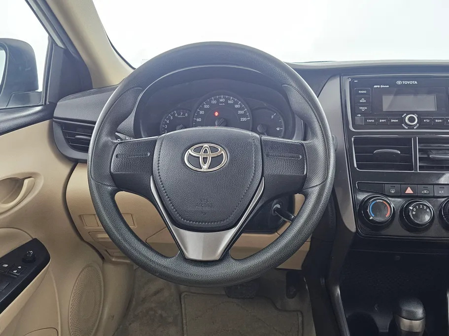 2021 Toyota Yaris  Y 