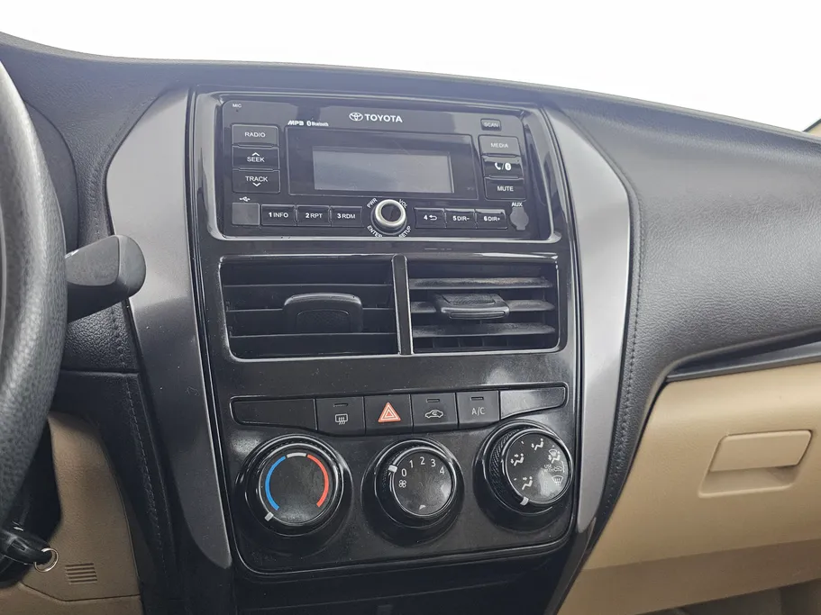 2021 Toyota Yaris  Y 