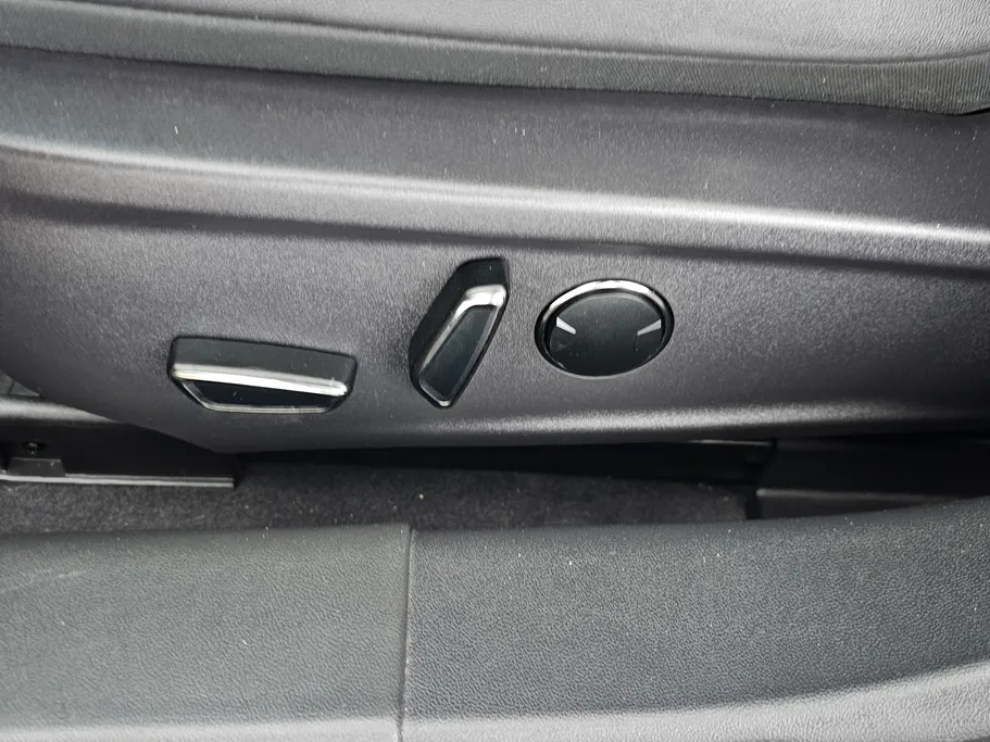 2023 Ford Taurus Trend 