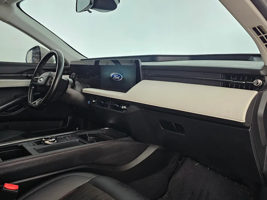 2023 Ford Taurus Trend 