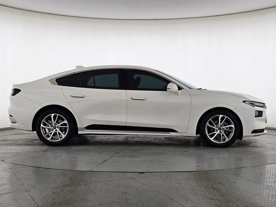 2023 Ford Taurus Trend 