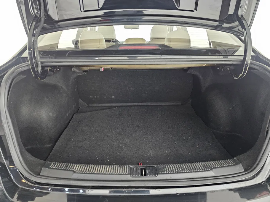 ام جي 5 LUX 2023 