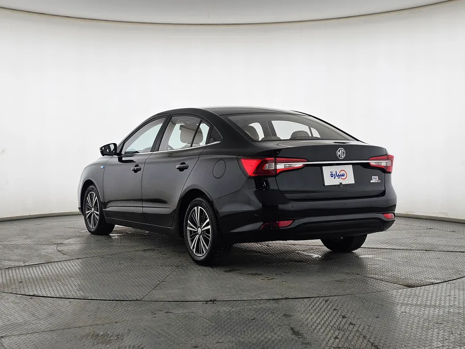 ام جي 5 LUX 2023 