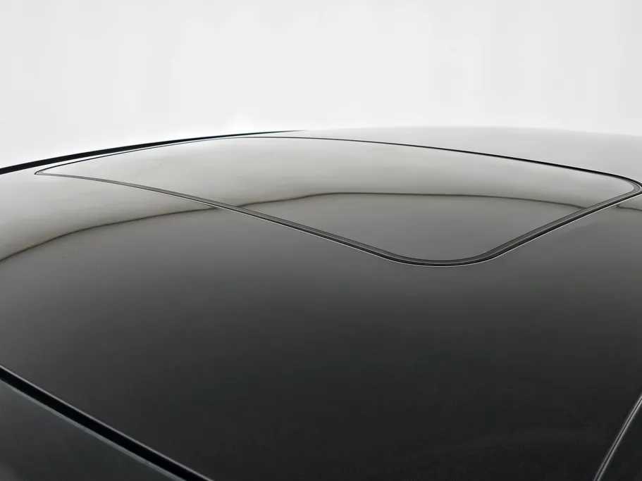 ام جي 5 LUX 2023 