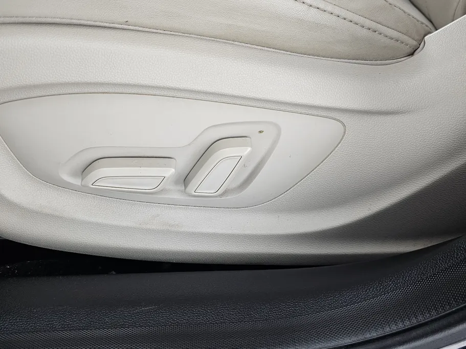 ام جي 5 LUX 2023 