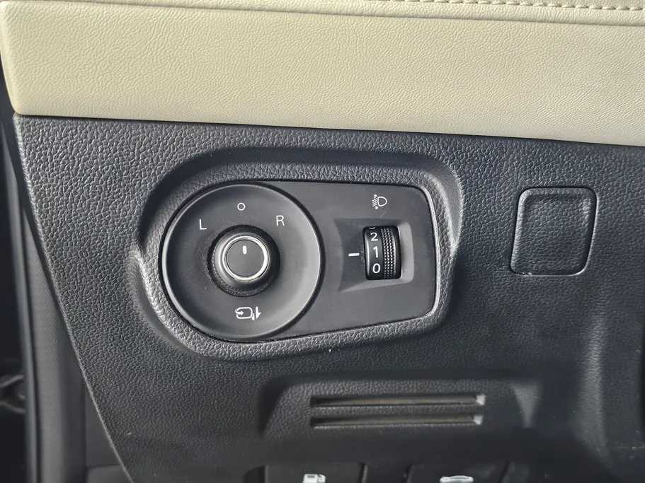 ام جي 5 LUX 2023 