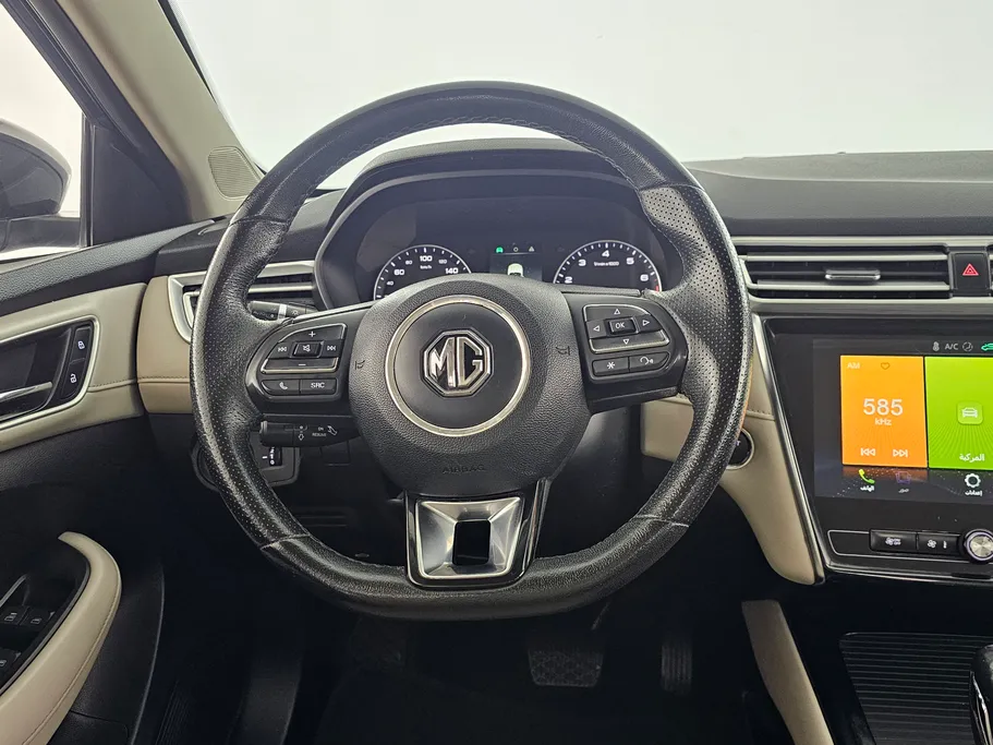 ام جي 5 LUX 2023 