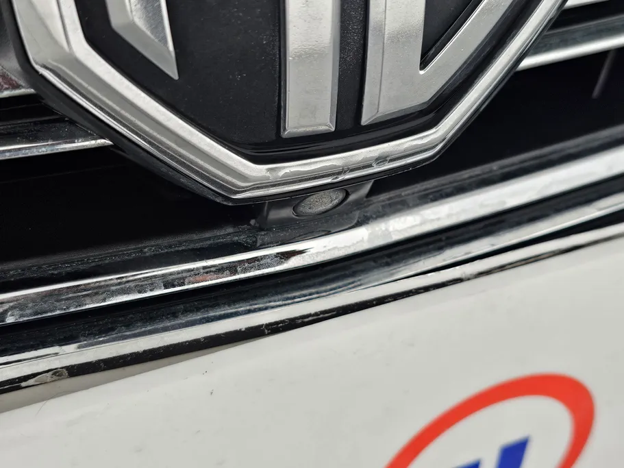 ام جي 5 LUX 2023 