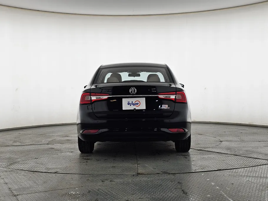 ام جي 5 LUX 2023 