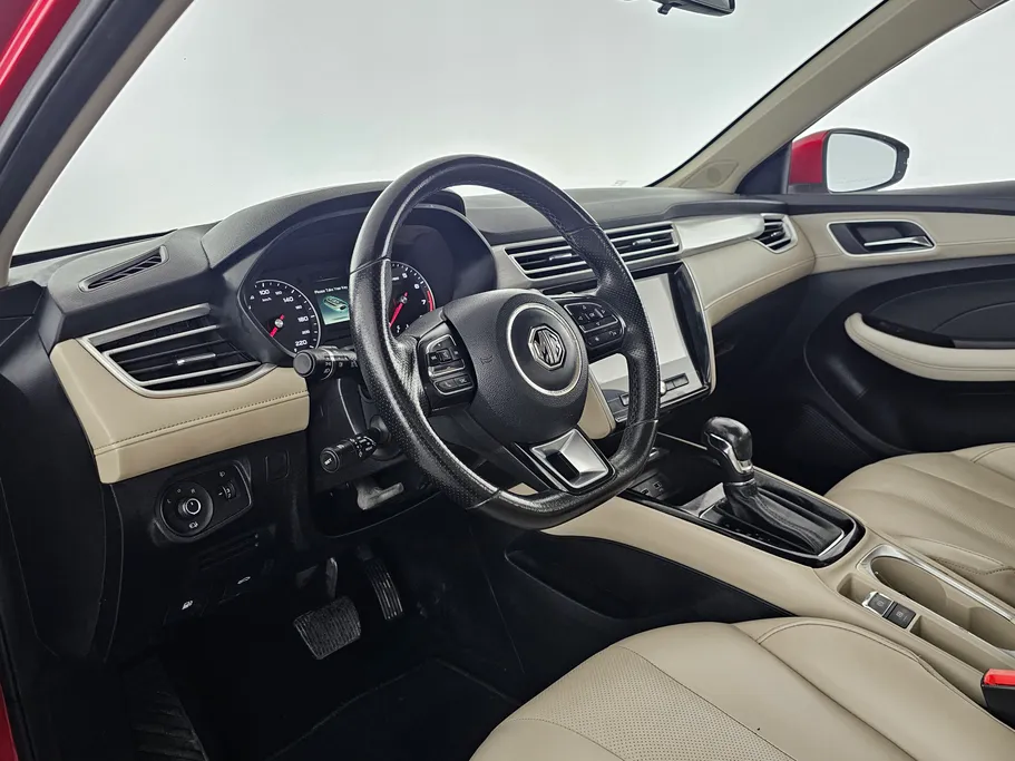 ام جي 5 LUX 2023 