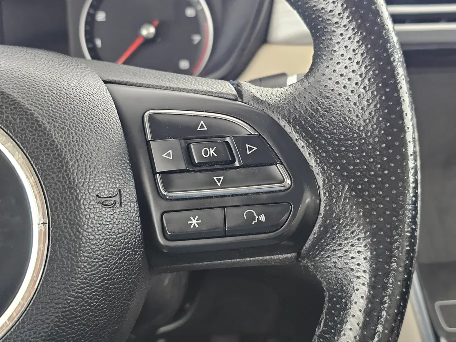 ام جي 5 LUX 2023 