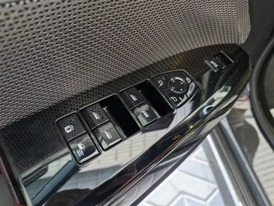 بي ام دبليو الفئة السابعة 735i 2023 