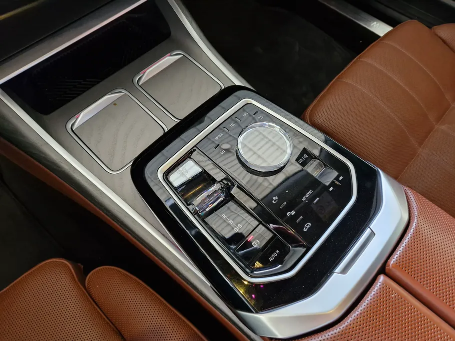 بي ام دبليو الفئة السابعة 735i 2023 