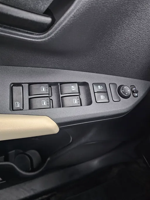 2023 Toyota Yaris  Y 