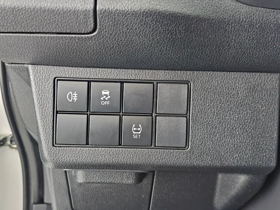 2023 Toyota Yaris  Y 