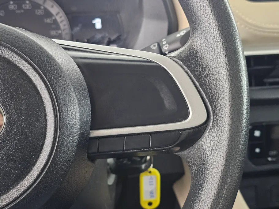 2023 Toyota Yaris  Y 