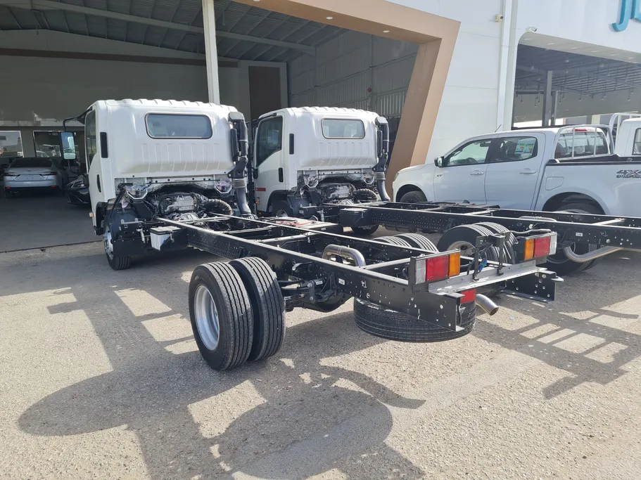 2025 Isuzu Dyna شاص طويل 