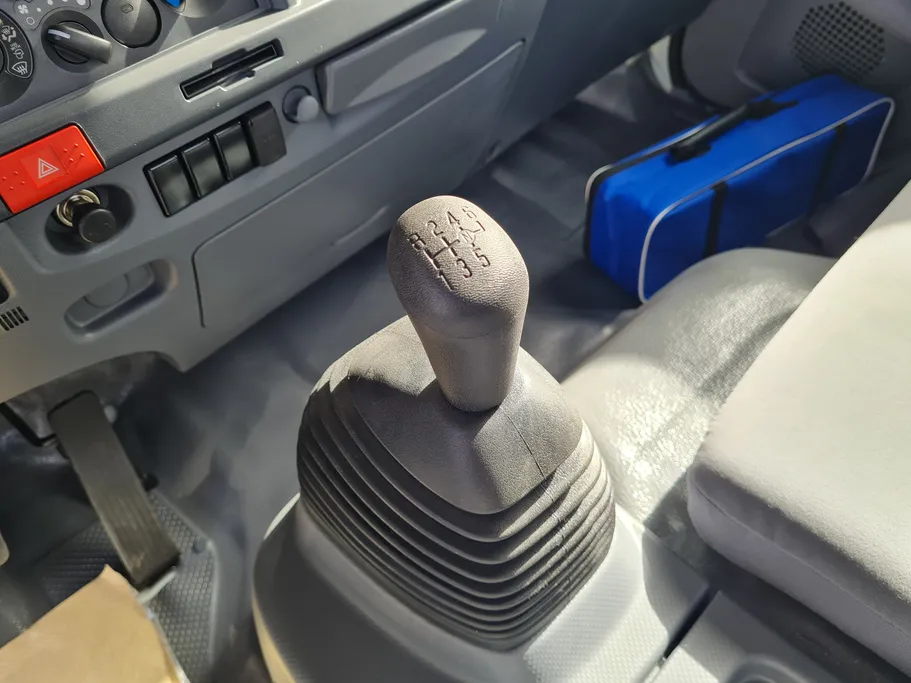 2025 Isuzu Dyna شاص طويل 