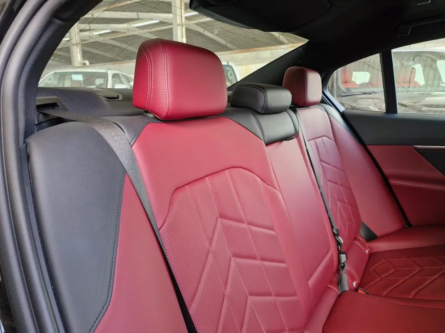 بي ام دبليو الفئة الخامسة 520i 2024 