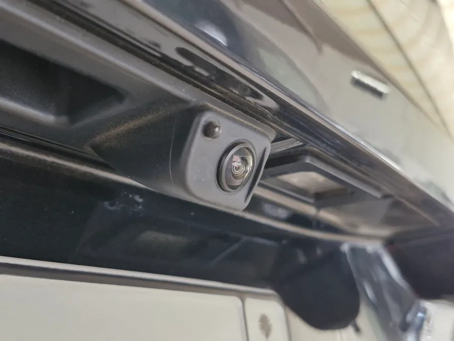 بي ام دبليو الفئة الخامسة 520i 2024 