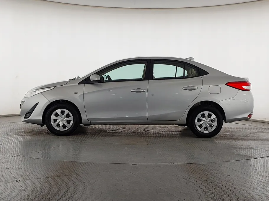 2019 Toyota Yaris  Y 