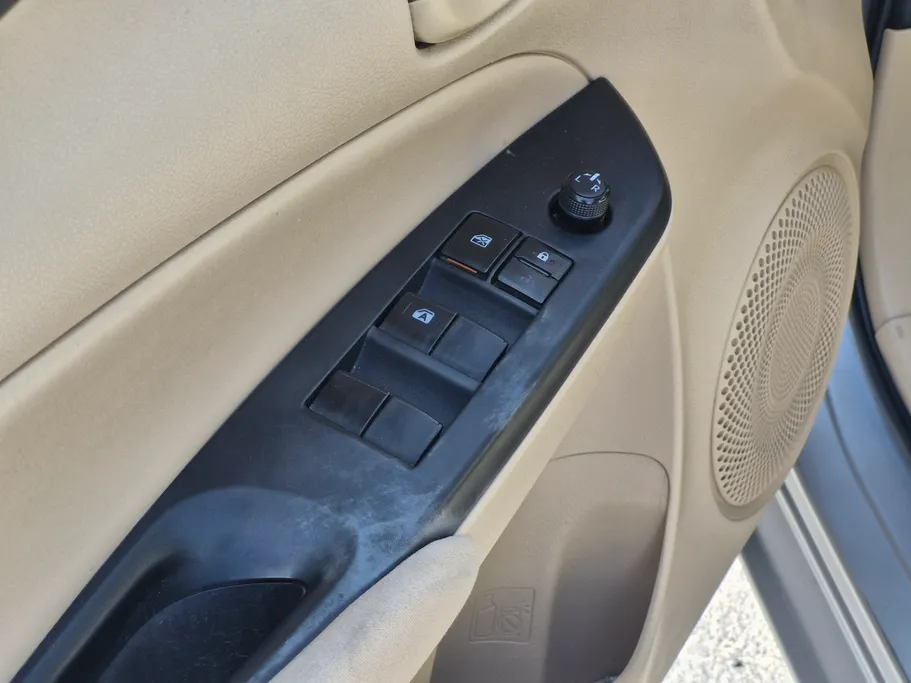 2019 Toyota Yaris  Y 