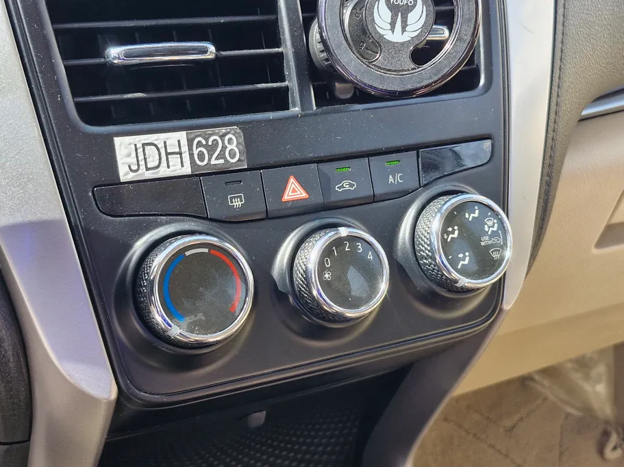 2019 Toyota Yaris  Y 