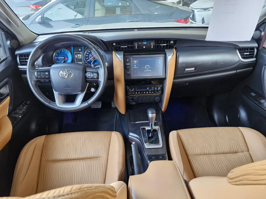 تويوتا فورتشنر VX1 2023 