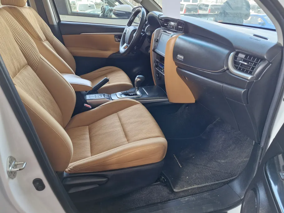 تويوتا فورتشنر VX1 2023 