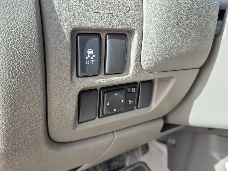 2023 Nissan Sunny SV Comfort 