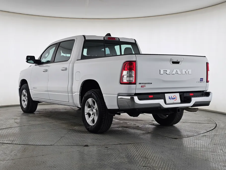 دودج رام 1500 Classic 2022 